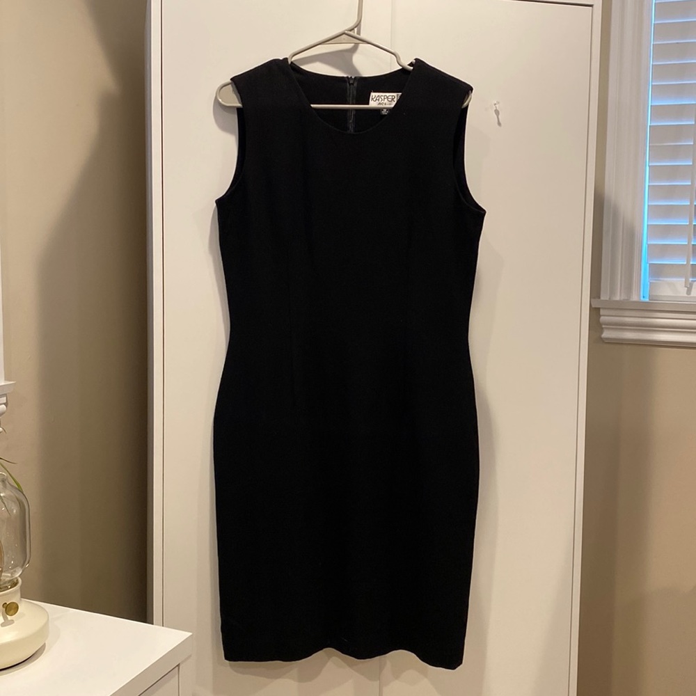 Black Kasper Sleeveless Black Dress